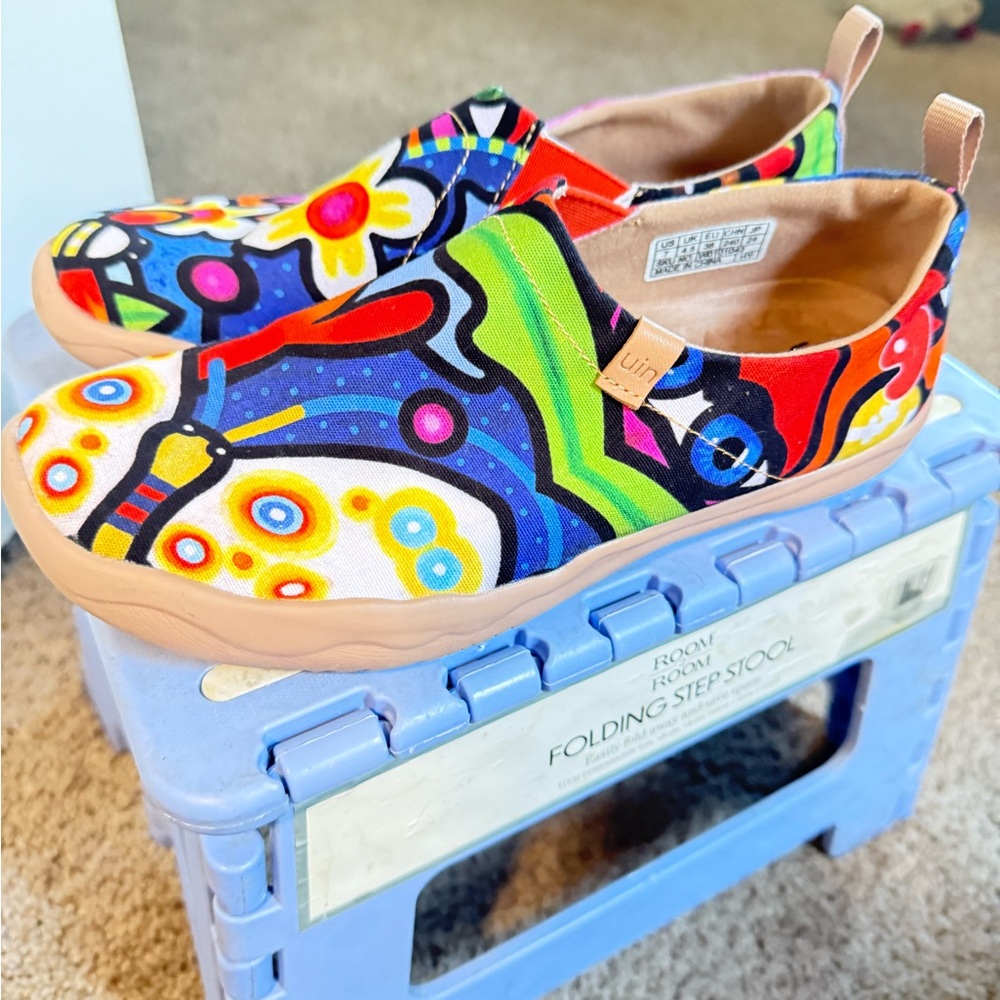 UIN Vibrant Multicolor Floral Slip-On Flats - Picture 4 of 4